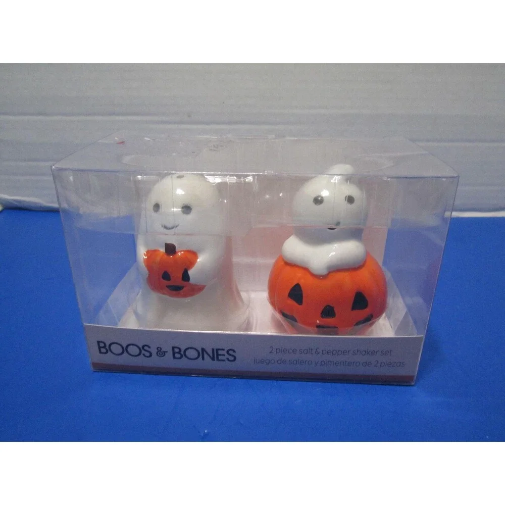 NEW Halloween Ghosts Salt & Pepper Shaker Fall Decor  Boos n Bones Ceramic